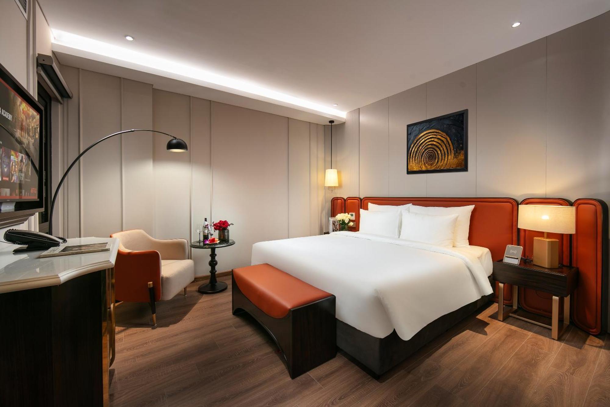 Le Premier Hotel & Rooftop Bar Hanoi Exterior photo