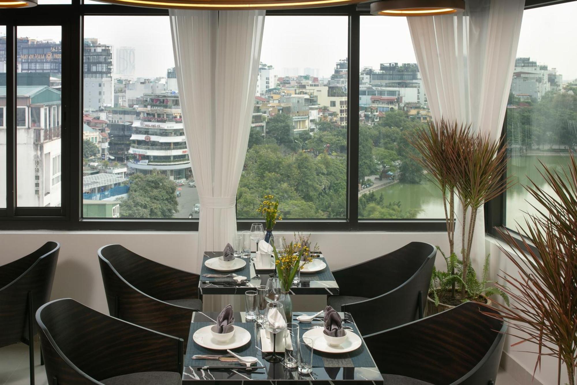 Le Premier Hotel & Rooftop Bar Hanoi Exterior photo