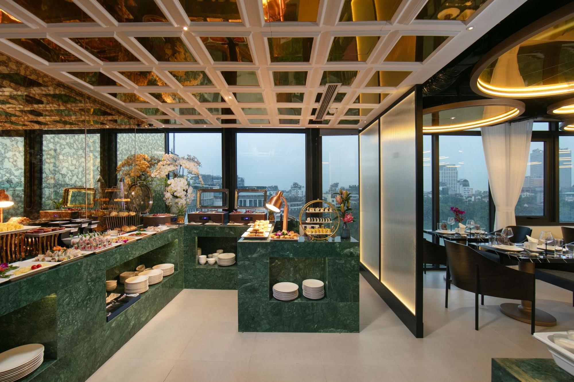 Le Premier Hotel & Rooftop Bar Hanoi Exterior photo