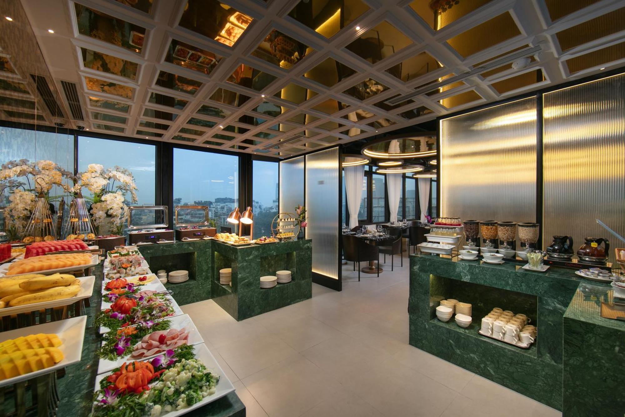 Le Premier Hotel & Rooftop Bar Hanoi Exterior photo