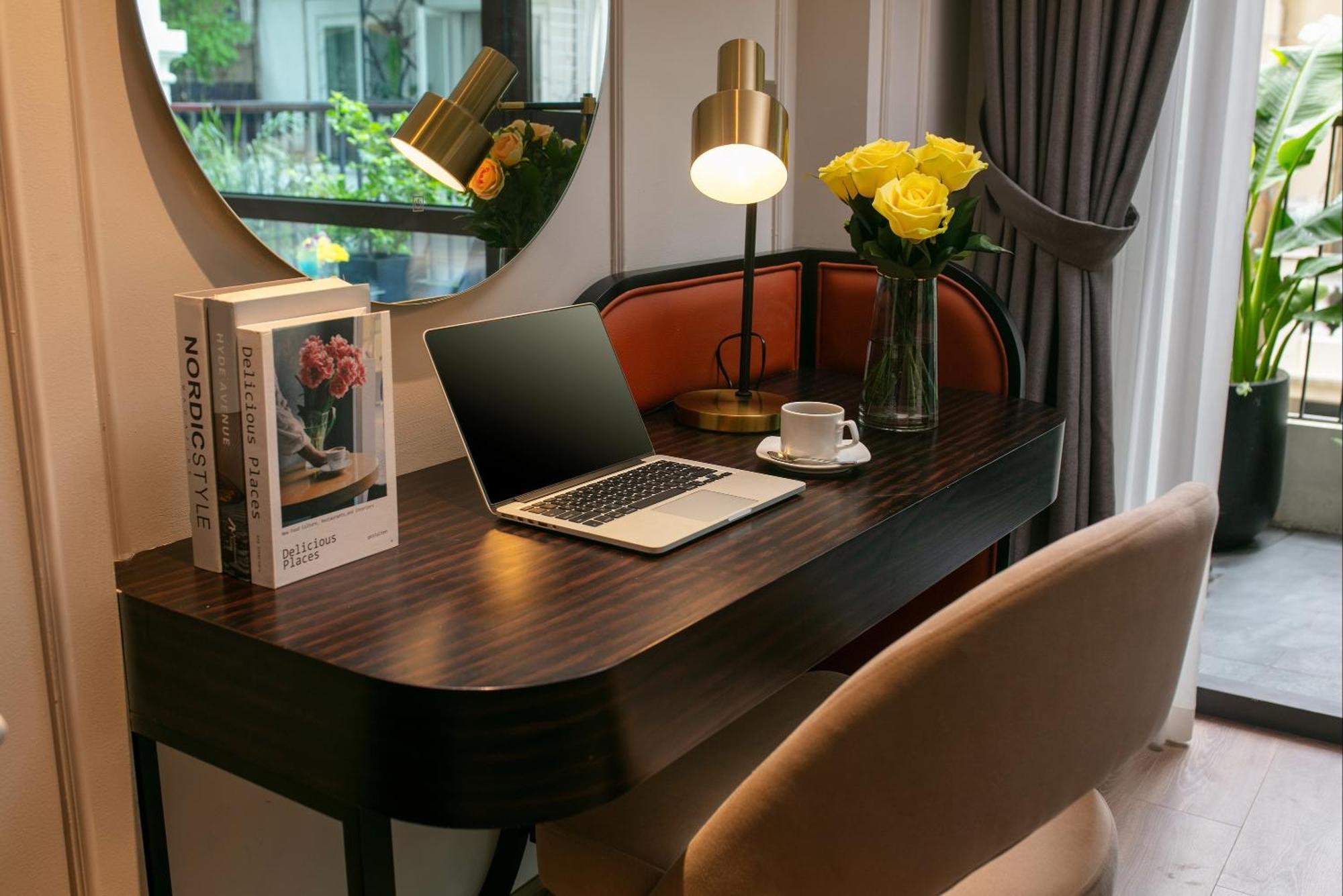 Le Premier Hotel & Rooftop Bar Hanoi Exterior photo