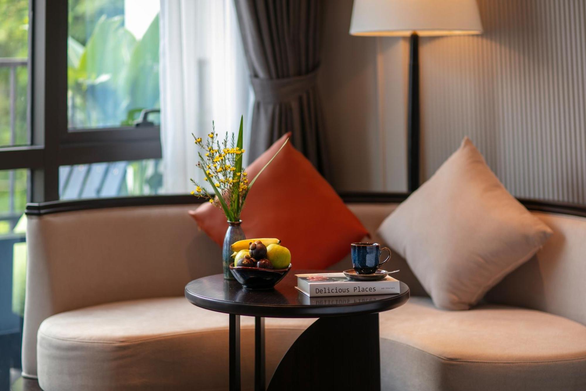 Le Premier Hotel & Rooftop Bar Hanoi Exterior photo