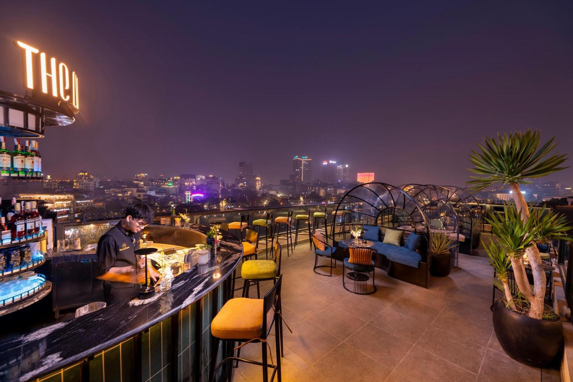 Le Premier Hotel & Rooftop Bar Hanoi Exterior photo