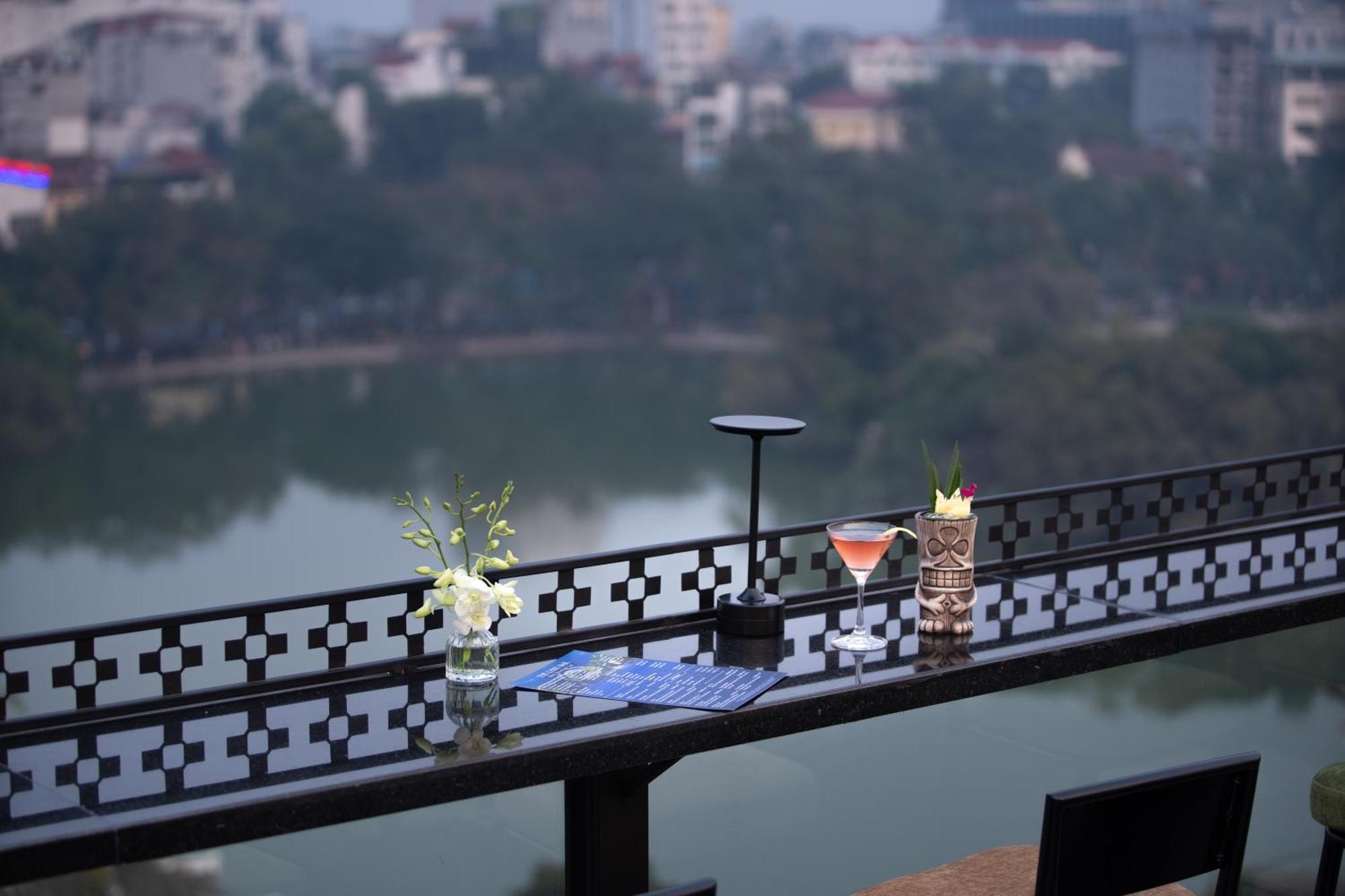 Le Premier Hotel & Rooftop Bar Hanoi Exterior photo