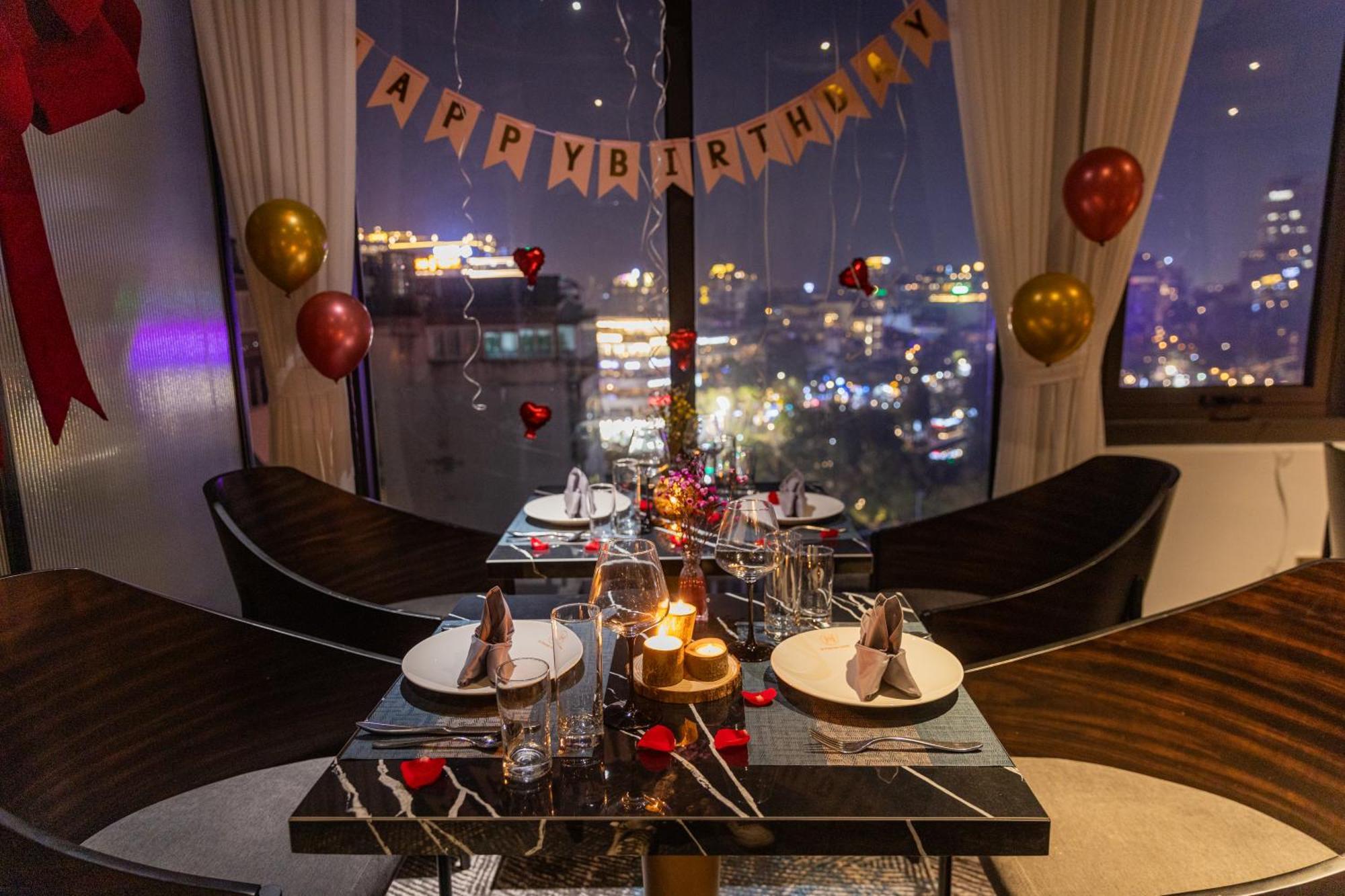 Le Premier Hotel & Rooftop Bar Hanoi Exterior photo
